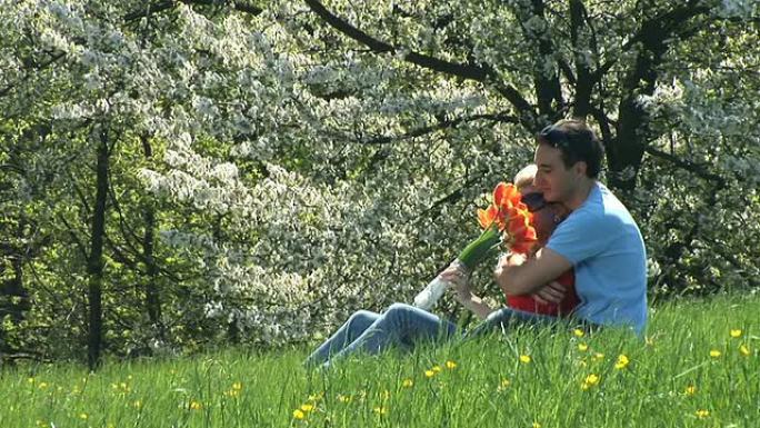 高清: 大自然中的情侣