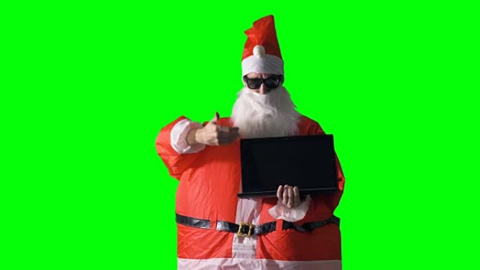 圣诞老人想让你买一台笔记本电脑。