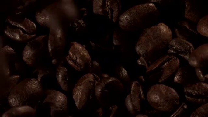慢动作落下的咖啡豆