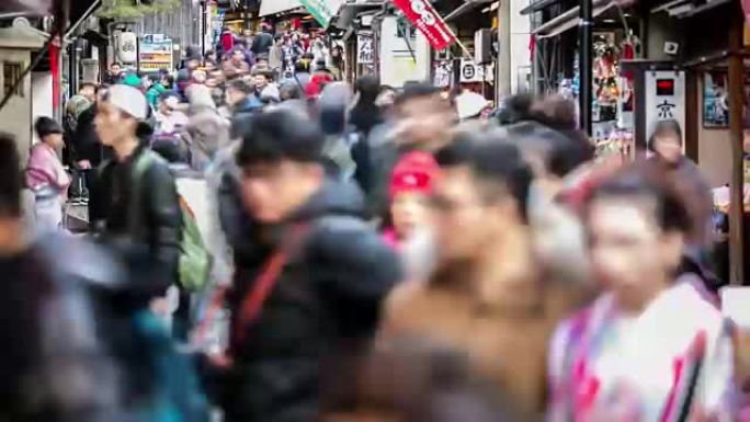 延时: 在京都清水寺街市场购物的行人