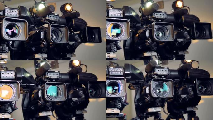 三个摄像机的慢速旋转镜头。
