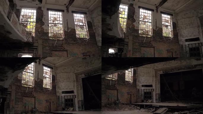 特写: 加里·印第安纳州废弃城市卫理公会教堂的倒塌剧院
