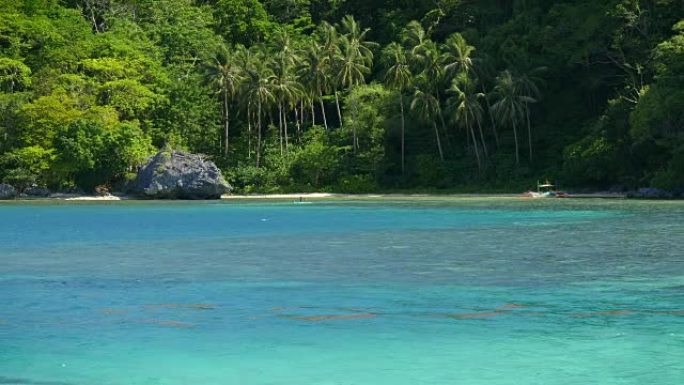蓝色泻湖的热带景观。菲律宾巴拉望岛爱妮岛
