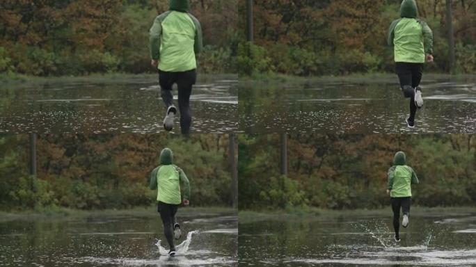 冷雨中的跑步者训练