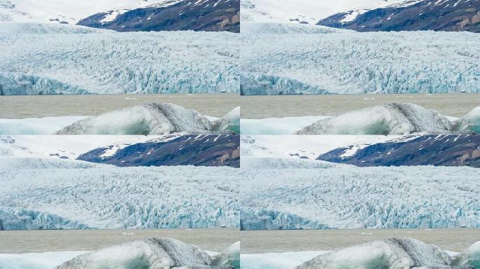 冰川前的冰山断裂