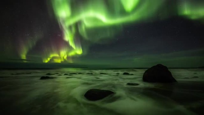 美丽的北极光在挪威-跟踪拍摄