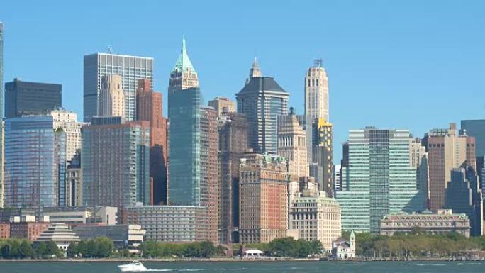 曼哈顿下城的标志性高层建筑和当代玻璃状摩天大楼