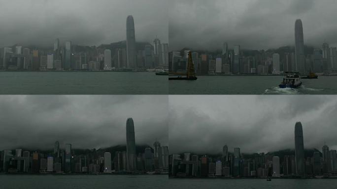 中国香港，烟雾和黑暗中的时光之城，向上倾斜。
