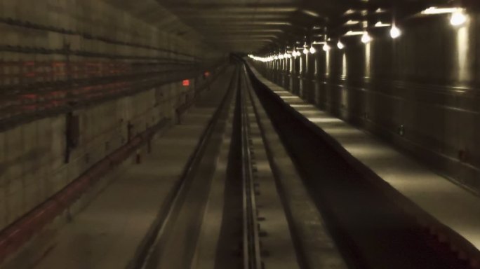 地铁高铁隧道穿梭行驶通用素材