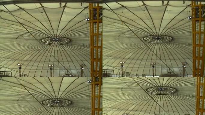 伦敦闪回/建筑工地：正在建造的千禧穹顶内部