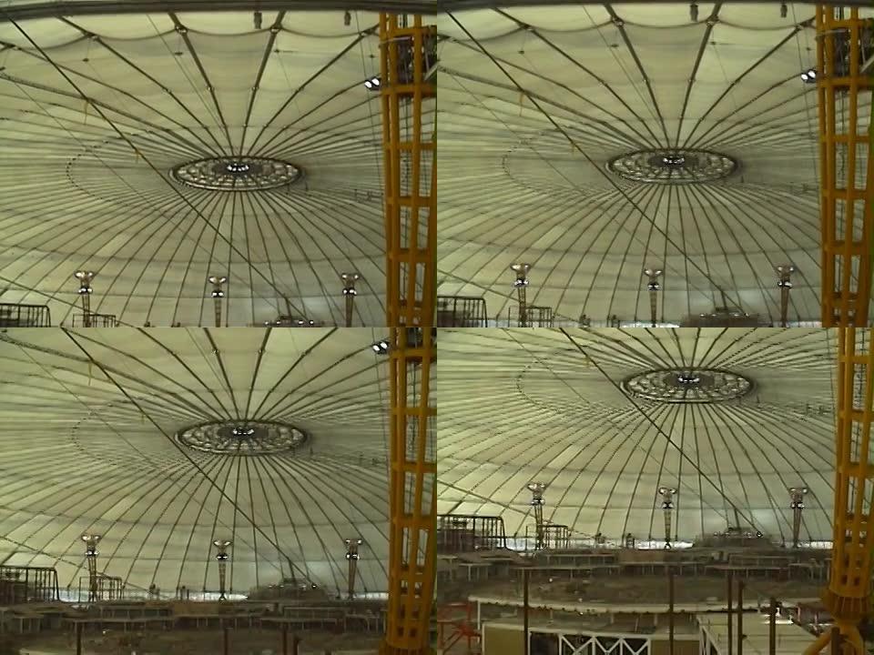 伦敦闪回/建筑工地：正在建造的千禧穹顶内部