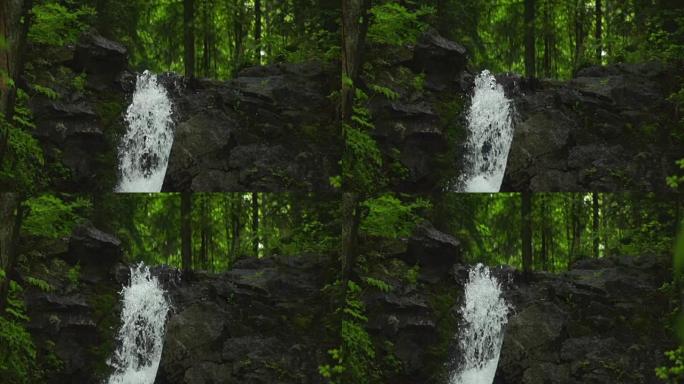 森林中央的小瀑布