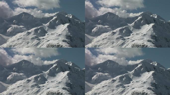 高清: 雪山山峰