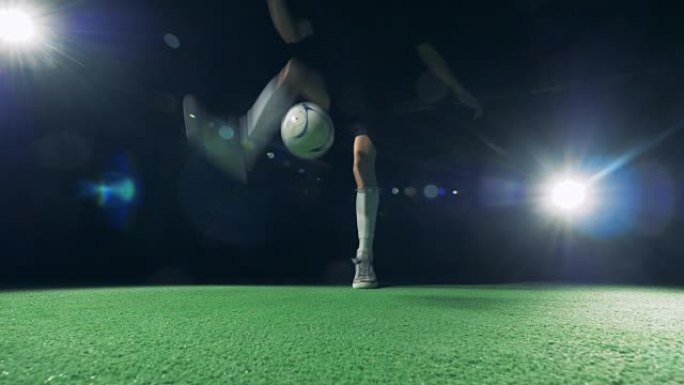 职业足球运动员用右脚在世界各地耍花招。