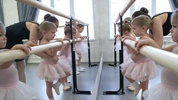 芭蕾舞班的小舞者