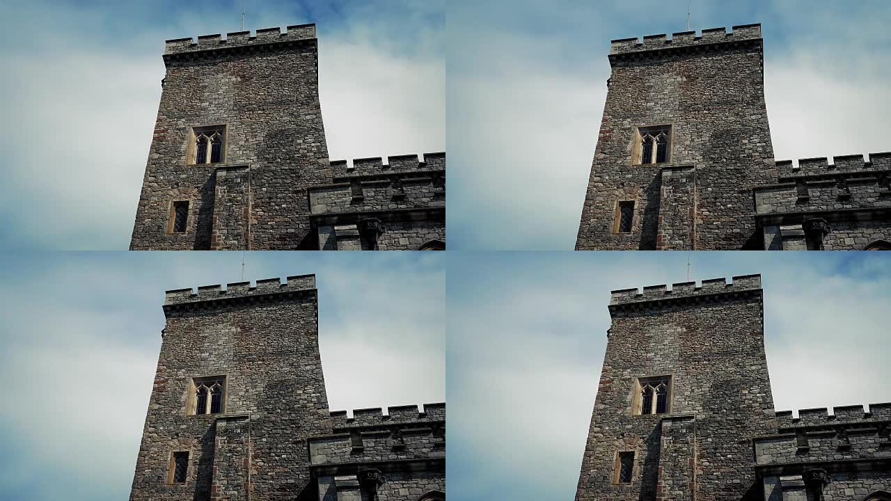 城堡炮塔与天空移动背后