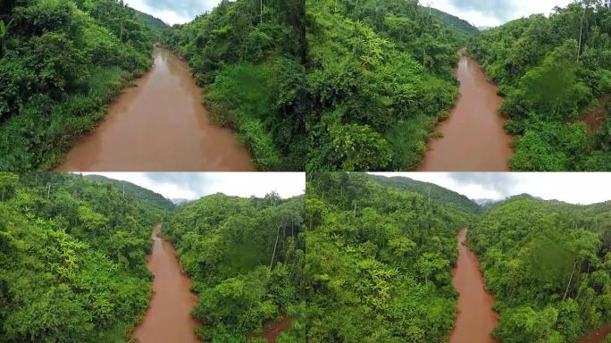 泰国森林中的空中白水急流河。