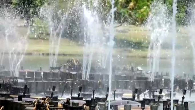 水的喷泉射流超慢速运动