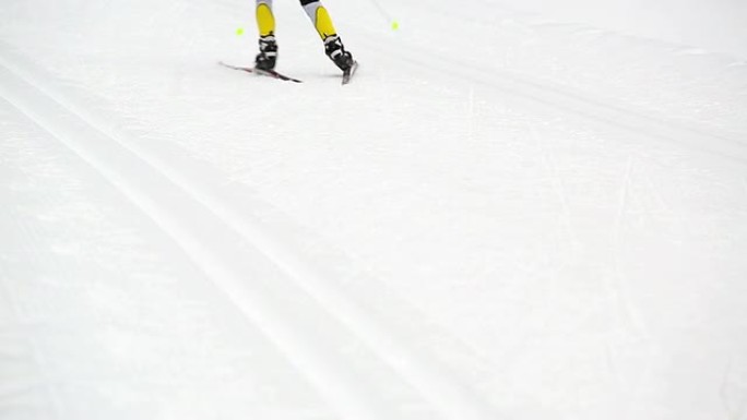 越野滑雪运动员中杆