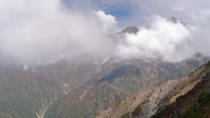 延时: 白场山脉与秋红长野日本