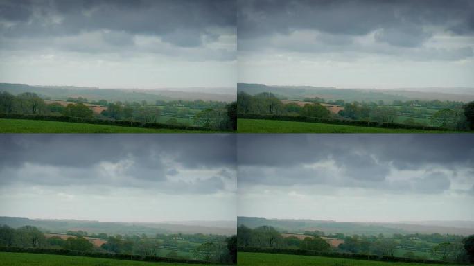 乡村景观上的巨大乌云时间流逝