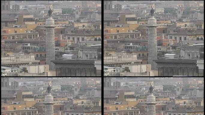 意大利罗马：带有图拉真柱的城市景观屋顶