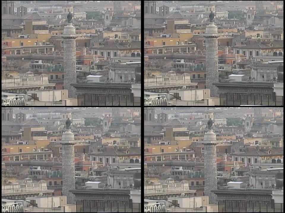 意大利罗马：带有图拉真柱的城市景观屋顶