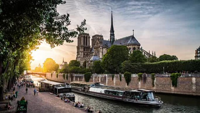 法国日落时的巴黎圣母院和塞纳河