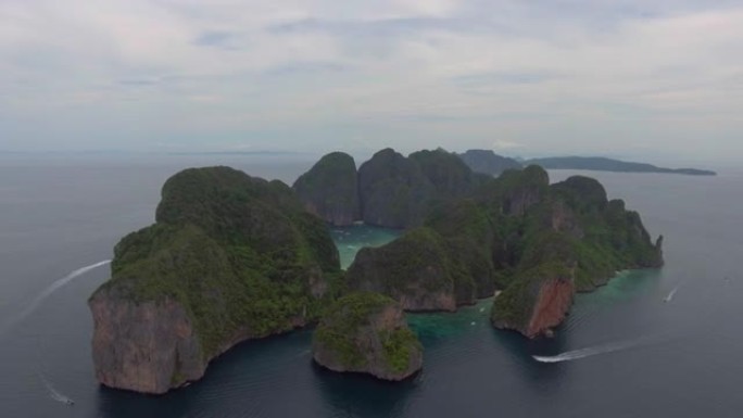 空中: 皮皮岛海上自然风景锥形山脉