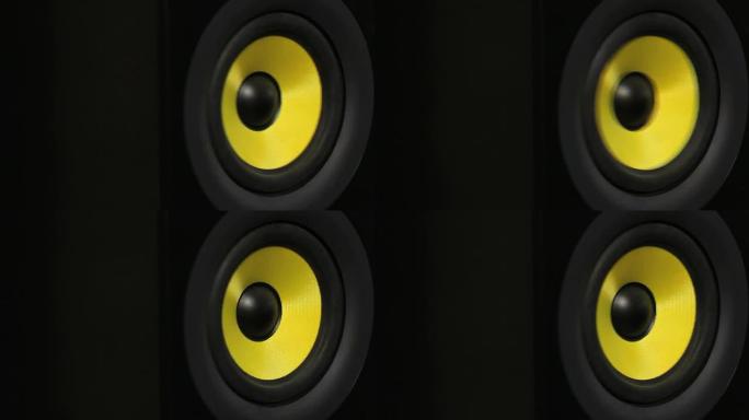 音响系统设备。低音扬声器，特写。