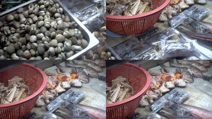 蛤蜊和青蛙准备做饭，泰国街头小吃。