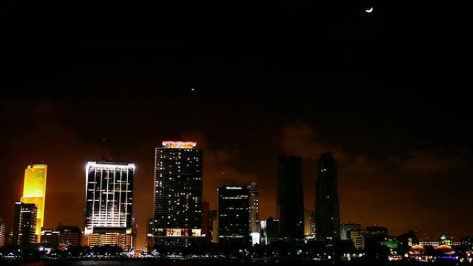 迈阿密上空的月亮迈阿密上空的月亮