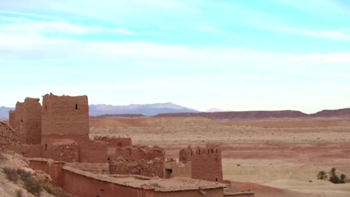 艾特·本哈杜的历史建筑群。沙漠上的老砖村