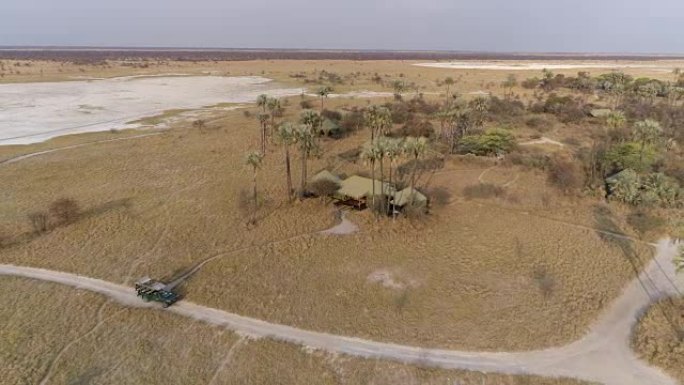 缩小鸟瞰图的杰克营地，Makgadikgadi潘，博茨瓦纳