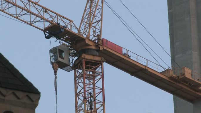 施工起重机2-HD 30F