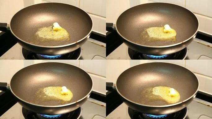黄油在锅中融化黄油在锅中融化