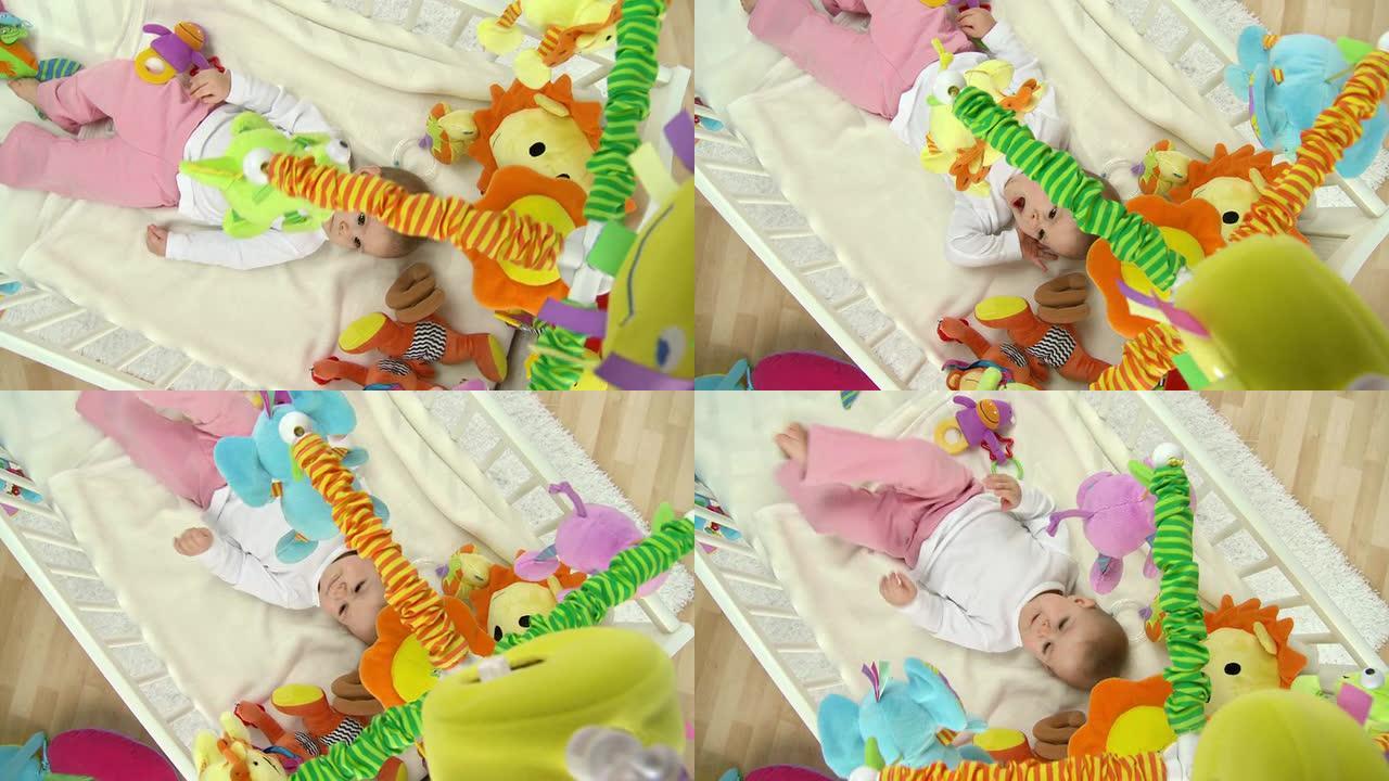高清起重机: 可爱的婴儿在婴儿床打哈欠