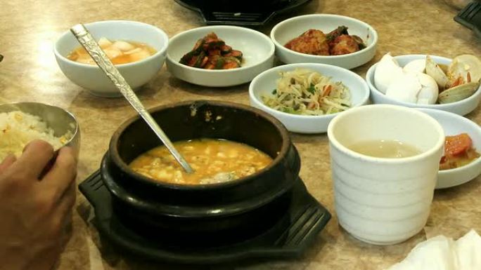 吃韩国顺豆腐的人的时间流逝
