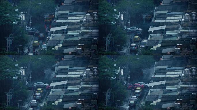 阵雨中的东亚城市繁忙的道路