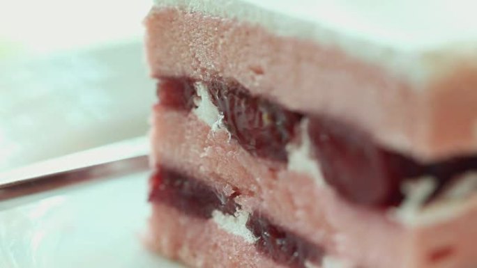 关闭草莓蛋糕