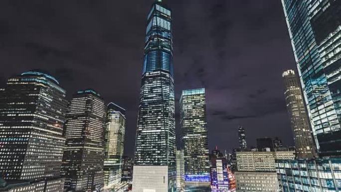夜间/纽约市市中心摩天大楼的T/L LA TU低角度视图
