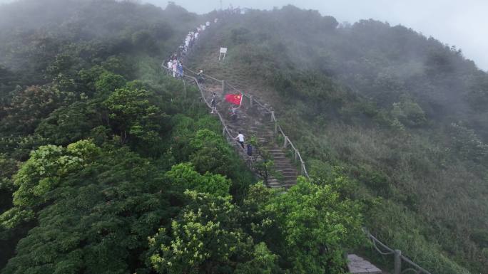 航拍深圳梧桐山国旗飘扬