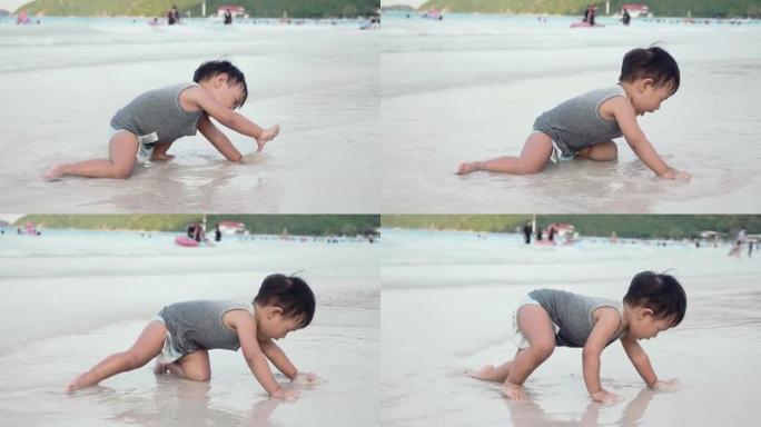 孩子在海滩玩得开心。