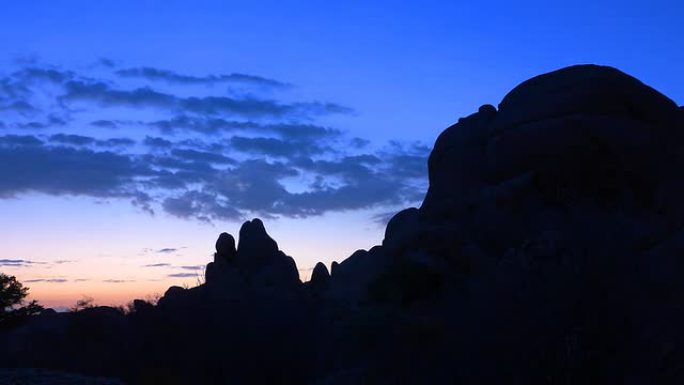 骷髅岩约书亚树国家公园的清晨时光流逝