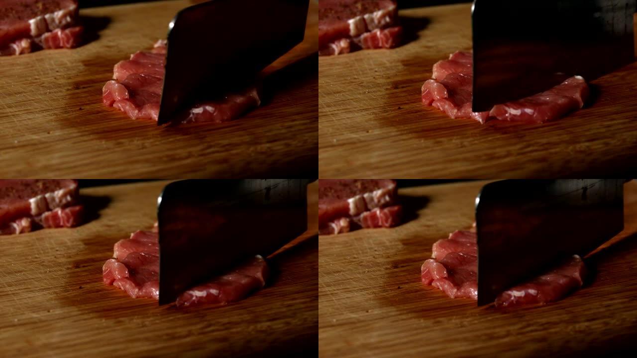 在木板上切肉刀嫩化猪排