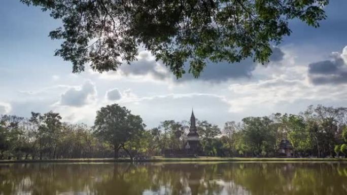 4k时间封锁，泰国素可泰历史公园的特拉蓬恩寺。