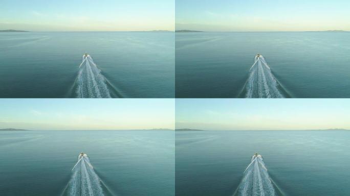空中: 渔船在驶向地平线时会在海水中留下痕迹。