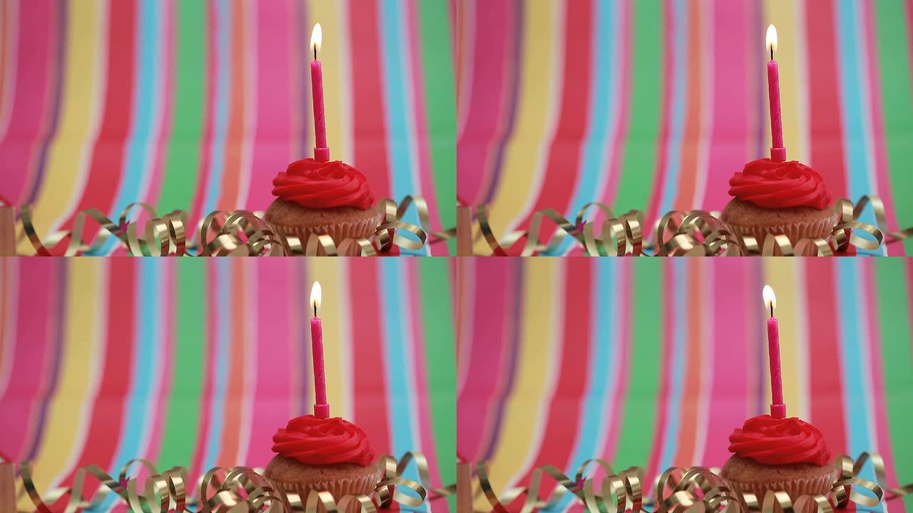 生日蛋糕上的蜡烛吹灭了