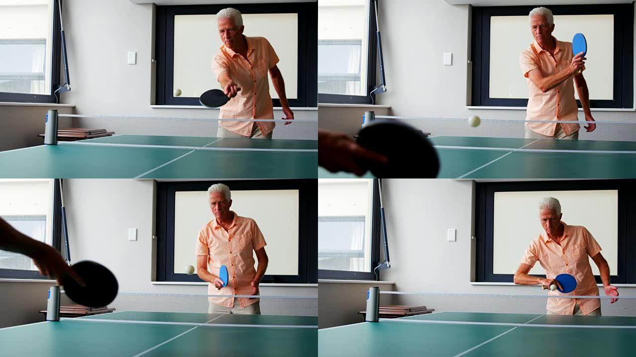 打乒乓球的老人