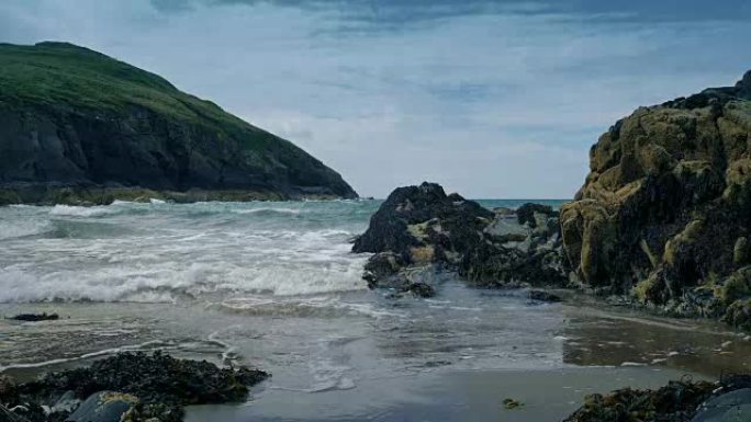 野生海滩海岸的地面视图